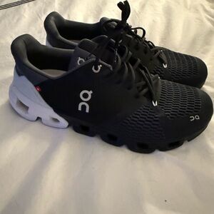 On Running / On Cloud Dual-Tone Athletic Shoes